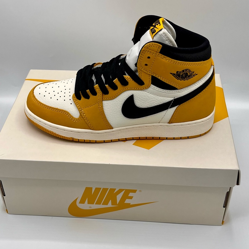 ✨AIR JORDAN 1 RETRO HIGH OG✨Men's Black, White, and Yellow High-Top Sneakers